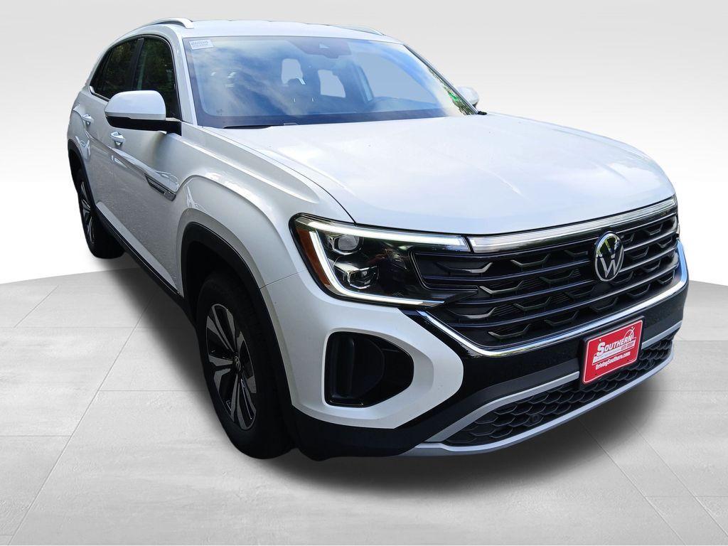 new 2026 Volkswagen Atlas Cross Sport car, priced at $41,762