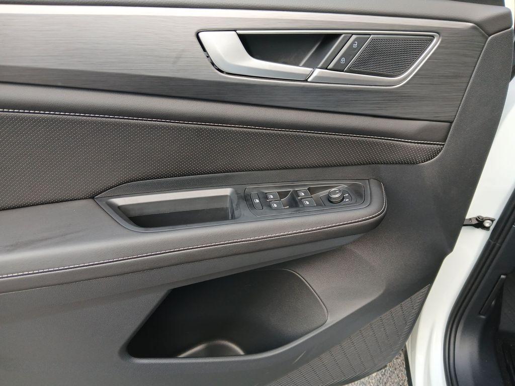 new 2026 Volkswagen Atlas Cross Sport car, priced at $41,762