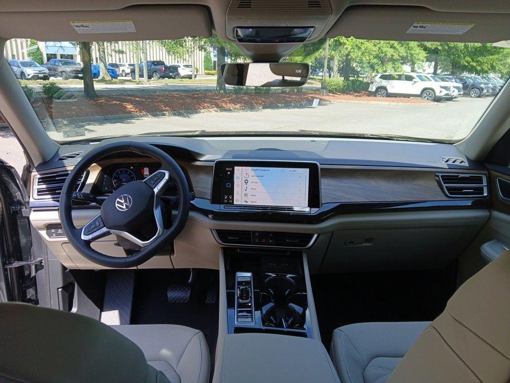 new 2025 Volkswagen Atlas car, priced at $43,746