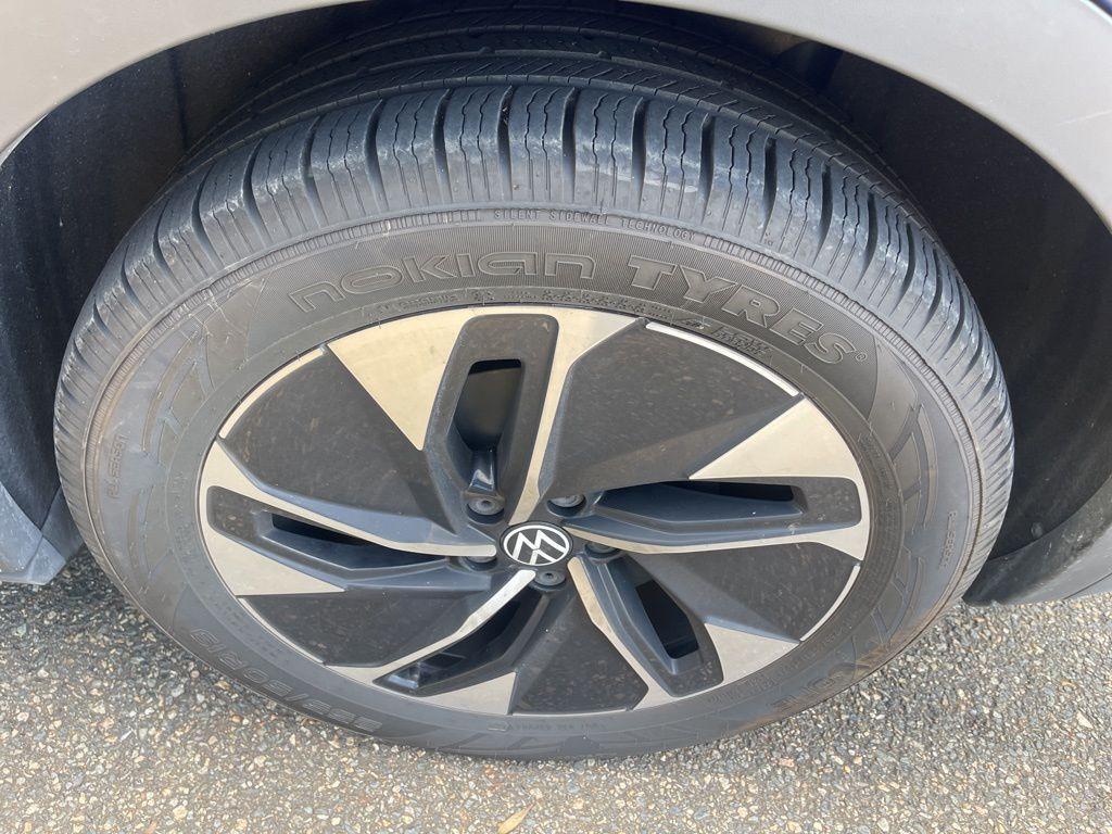 used 2022 Volkswagen ID.4 car, priced at $21,169
