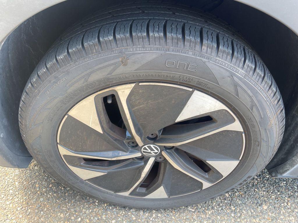 used 2022 Volkswagen ID.4 car, priced at $21,169