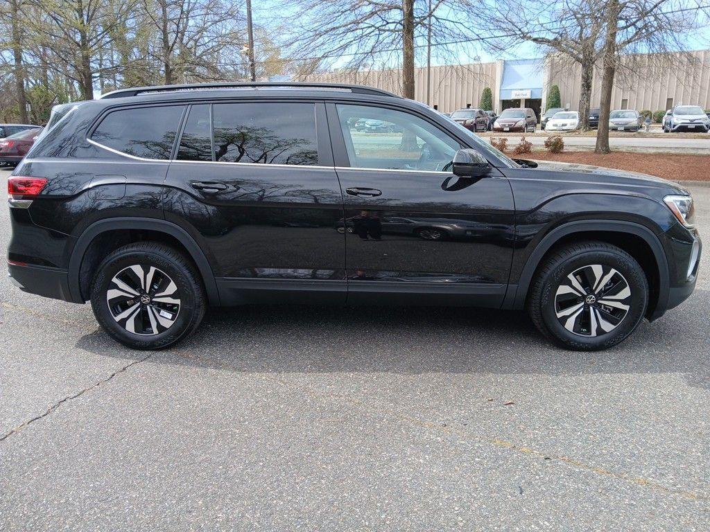 new 2025 Volkswagen Atlas car, priced at $38,461