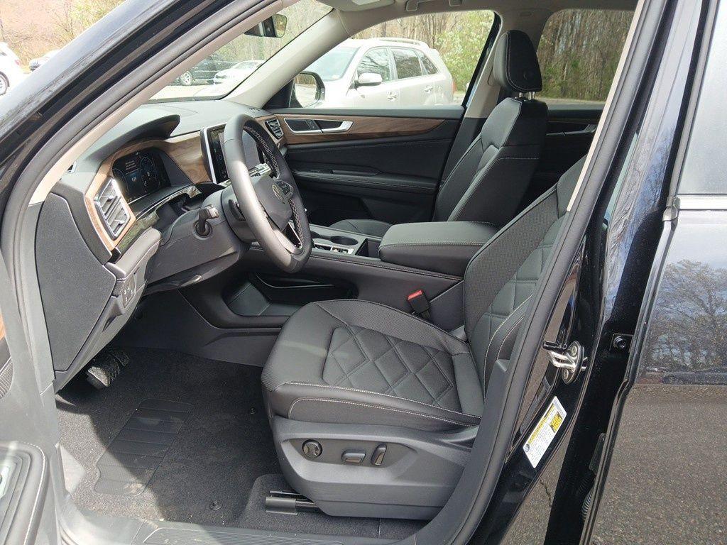 new 2025 Volkswagen Atlas car, priced at $38,961