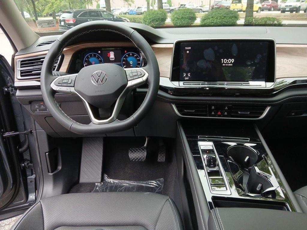 new 2025 Volkswagen Atlas car, priced at $44,951