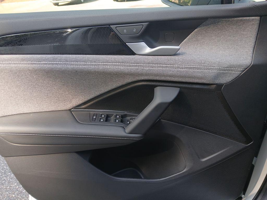 new 2025 Volkswagen Tiguan car, priced at $29,925