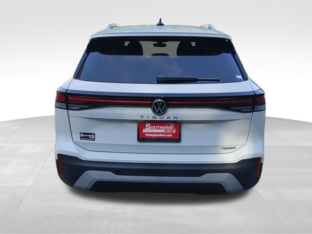 new 2025 Volkswagen Tiguan car, priced at $29,925