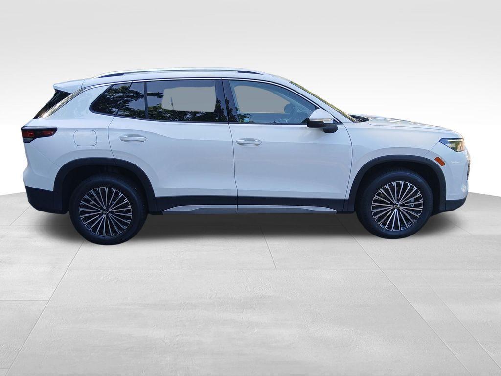 new 2025 Volkswagen Tiguan car, priced at $29,925