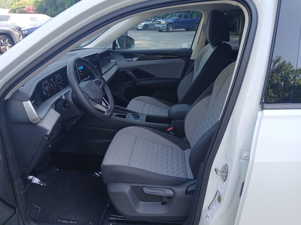 new 2025 Volkswagen Tiguan car, priced at $29,925