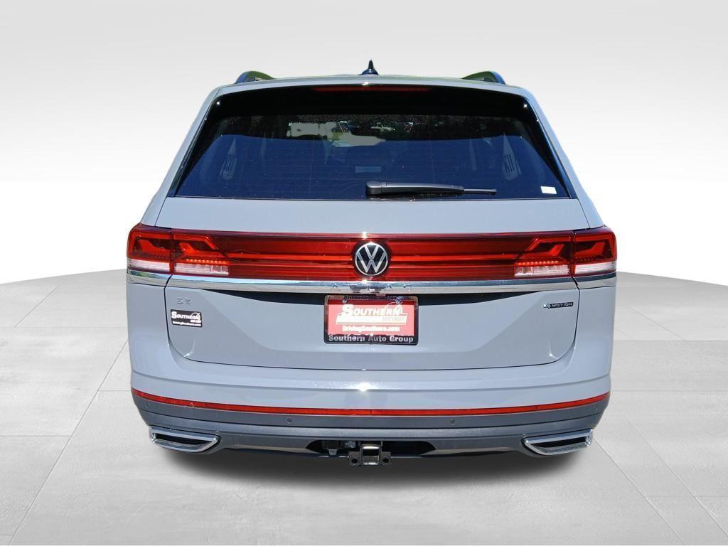 new 2025 Volkswagen Atlas car, priced at $44,358