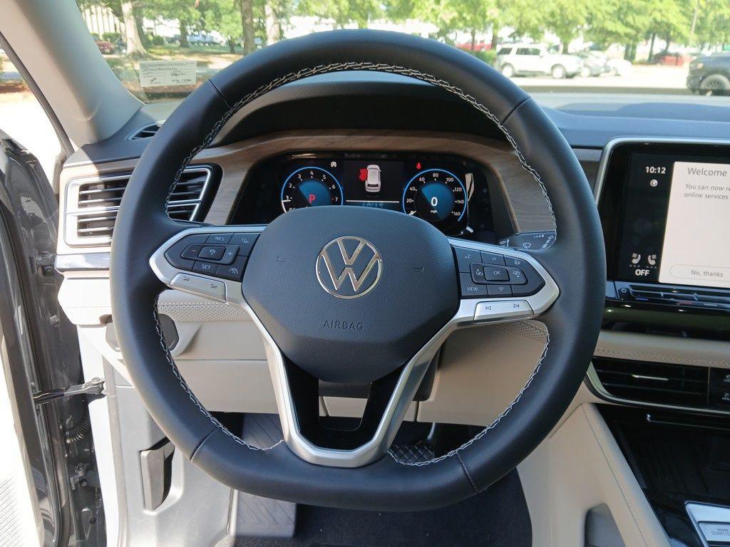 new 2025 Volkswagen Atlas car, priced at $44,358