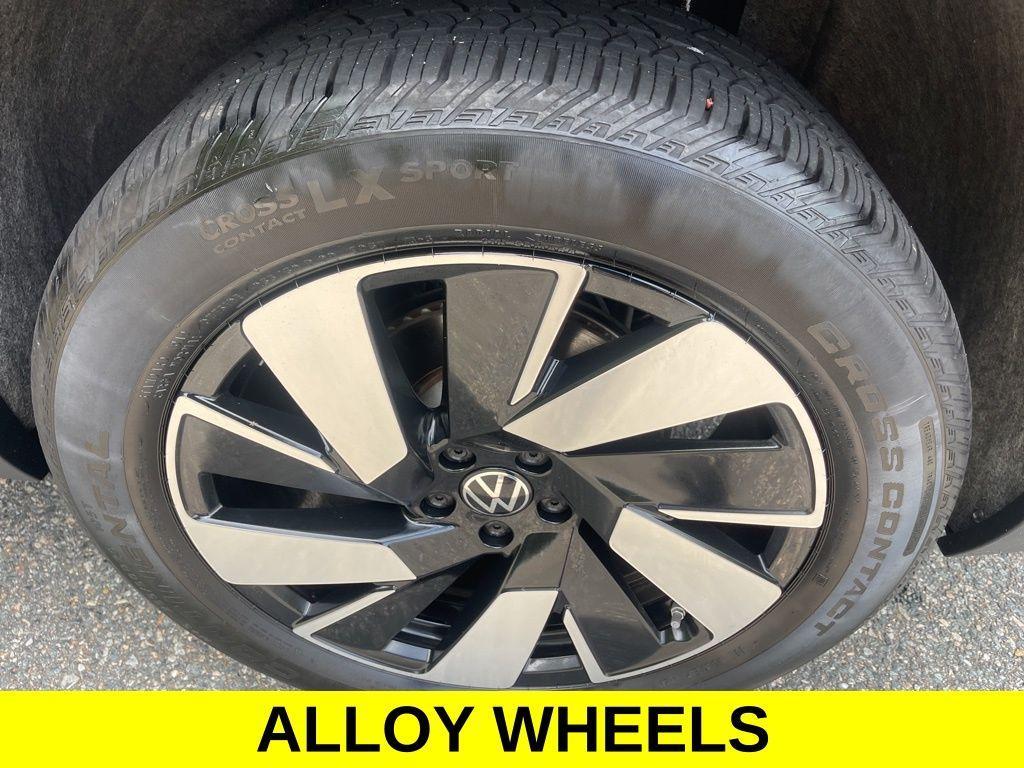 used 2024 Volkswagen Atlas Cross Sport car, priced at $35,995