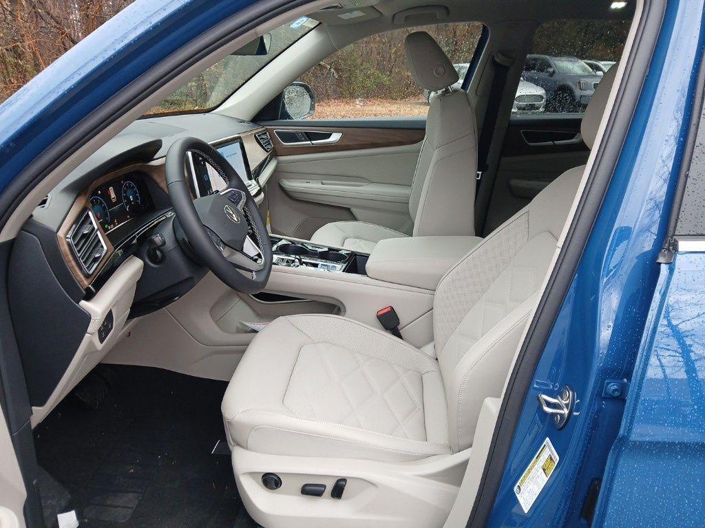 new 2025 Volkswagen Atlas car, priced at $44,593