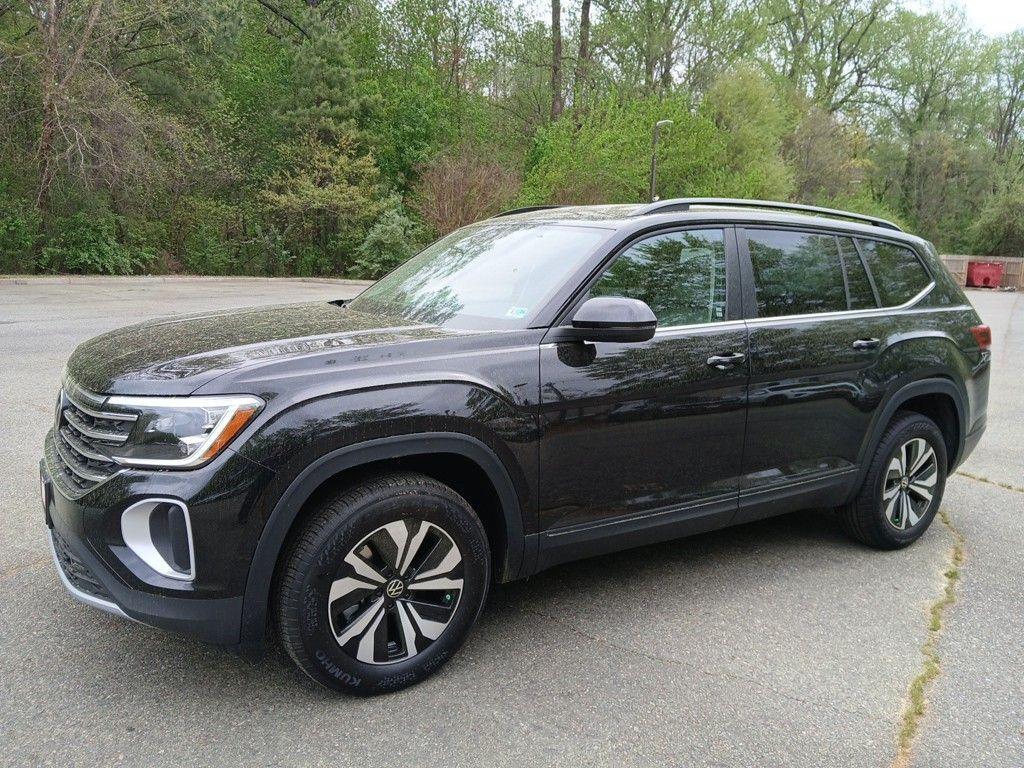 new 2025 Volkswagen Atlas car, priced at $38,198