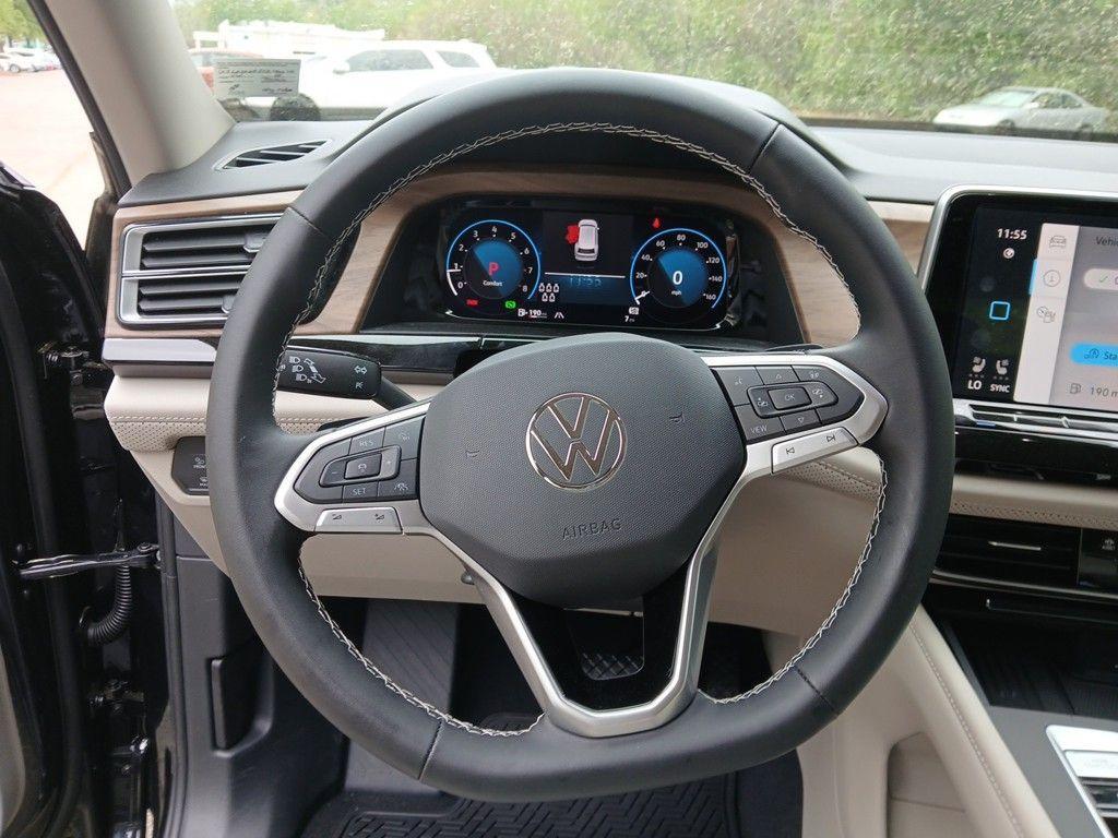 new 2025 Volkswagen Atlas car, priced at $38,198