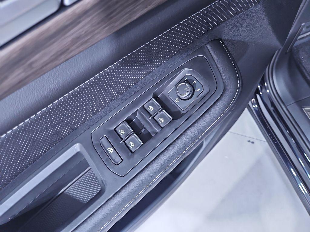 new 2026 Volkswagen Atlas car, priced at $56,198