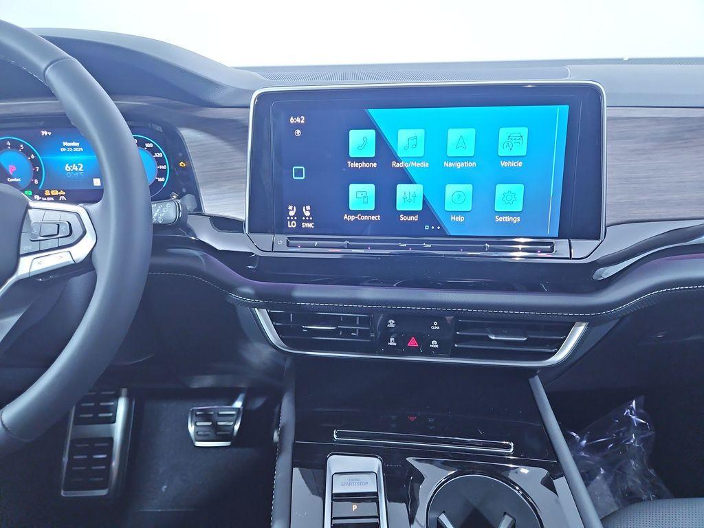 new 2026 Volkswagen Atlas car, priced at $56,198