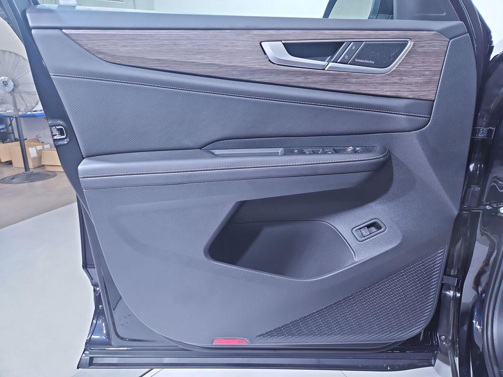 new 2026 Volkswagen Atlas car, priced at $56,198