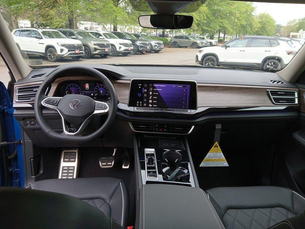 new 2025 Volkswagen Atlas car, priced at $53,325