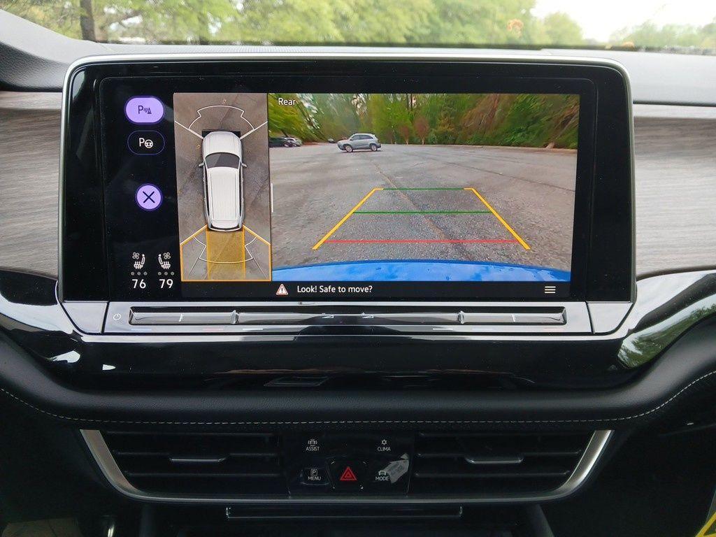 new 2025 Volkswagen Atlas car, priced at $53,325