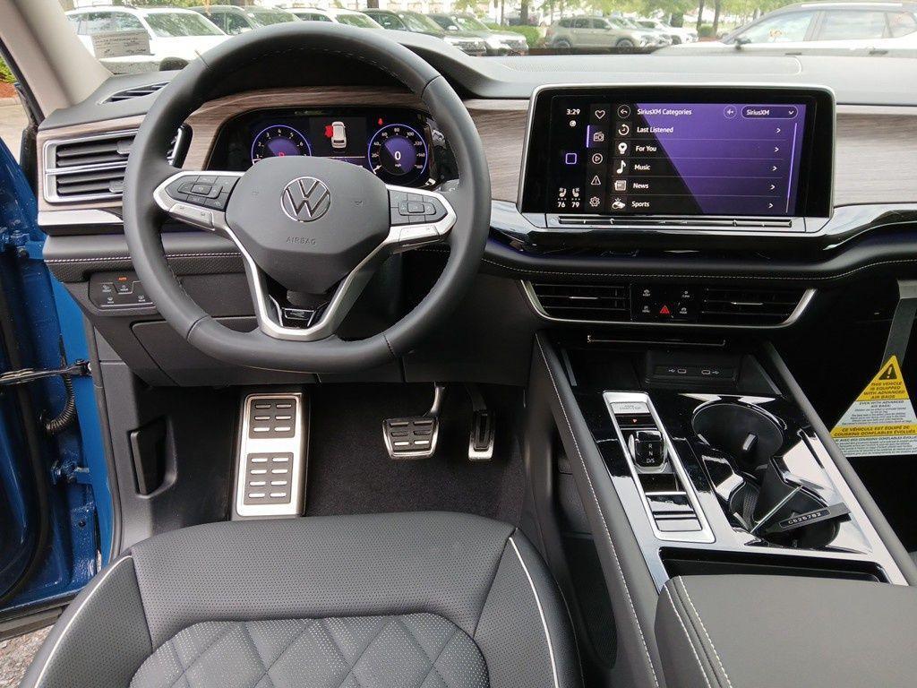 new 2025 Volkswagen Atlas car, priced at $53,325