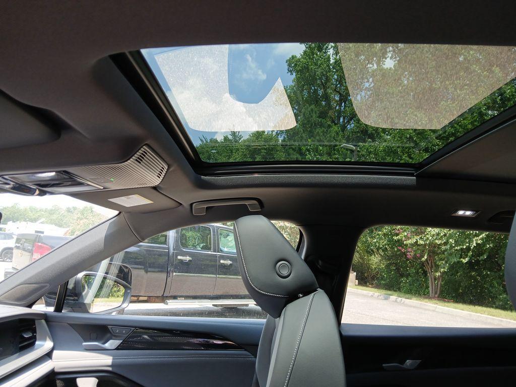 new 2025 Volkswagen Tiguan car, priced at $37,372