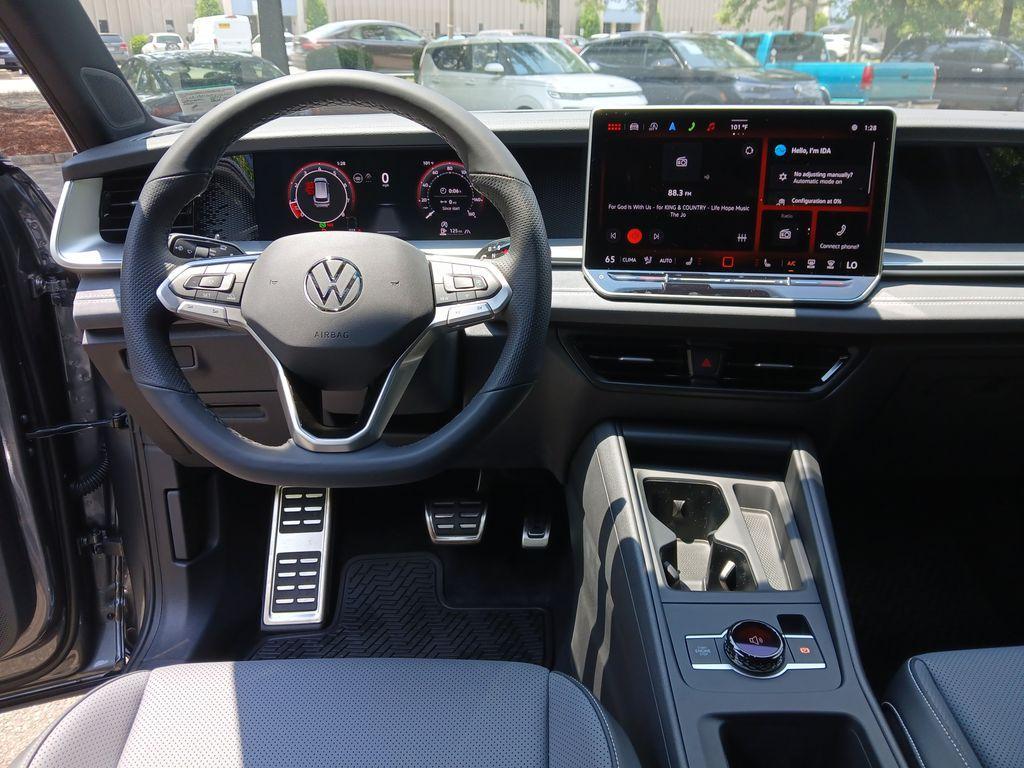 new 2025 Volkswagen Tiguan car, priced at $37,372