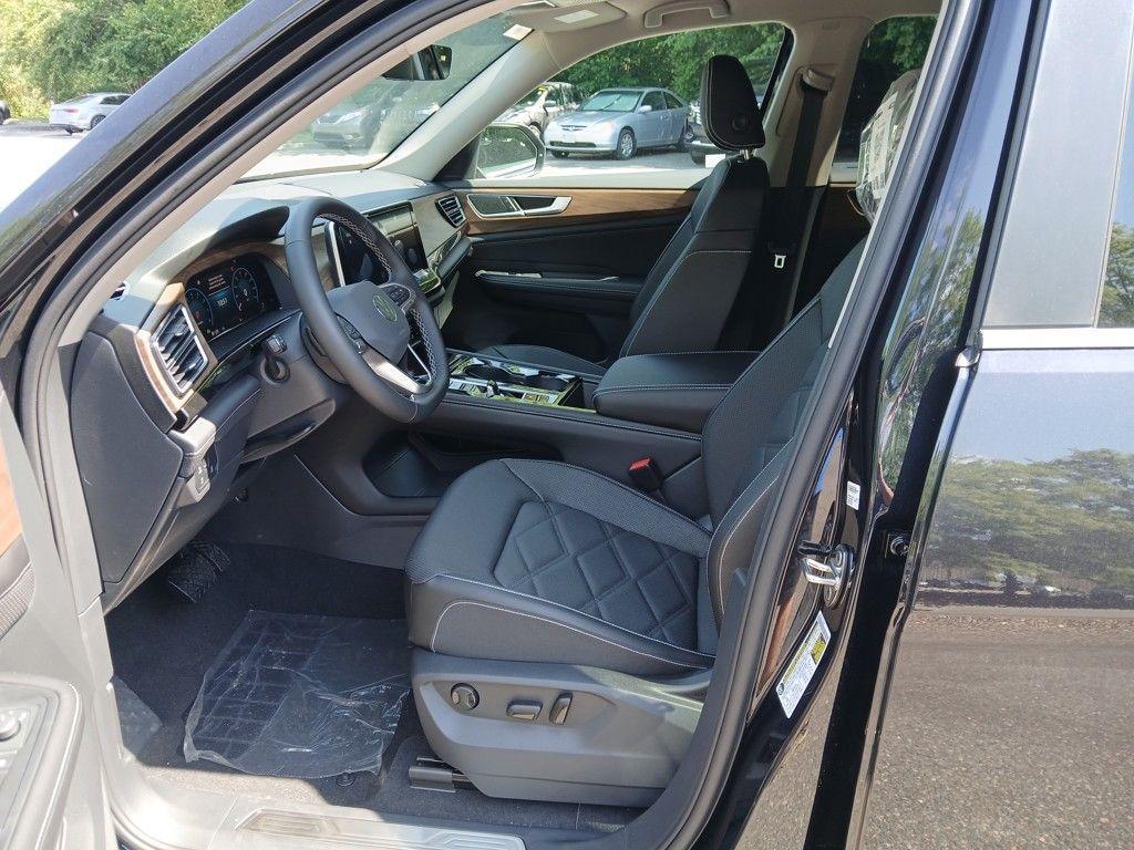 new 2025 Volkswagen Atlas car, priced at $40,348
