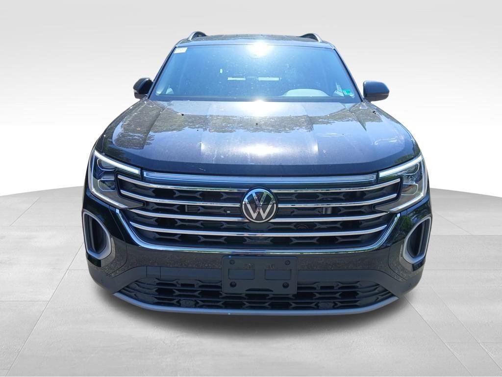 new 2025 Volkswagen Atlas car, priced at $40,348