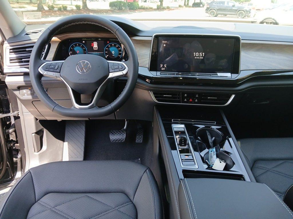 new 2025 Volkswagen Atlas car, priced at $40,348