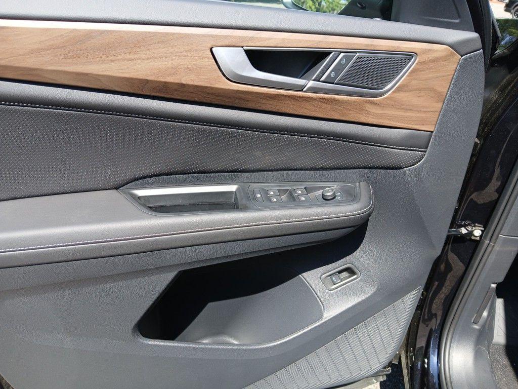 new 2025 Volkswagen Atlas car, priced at $40,348