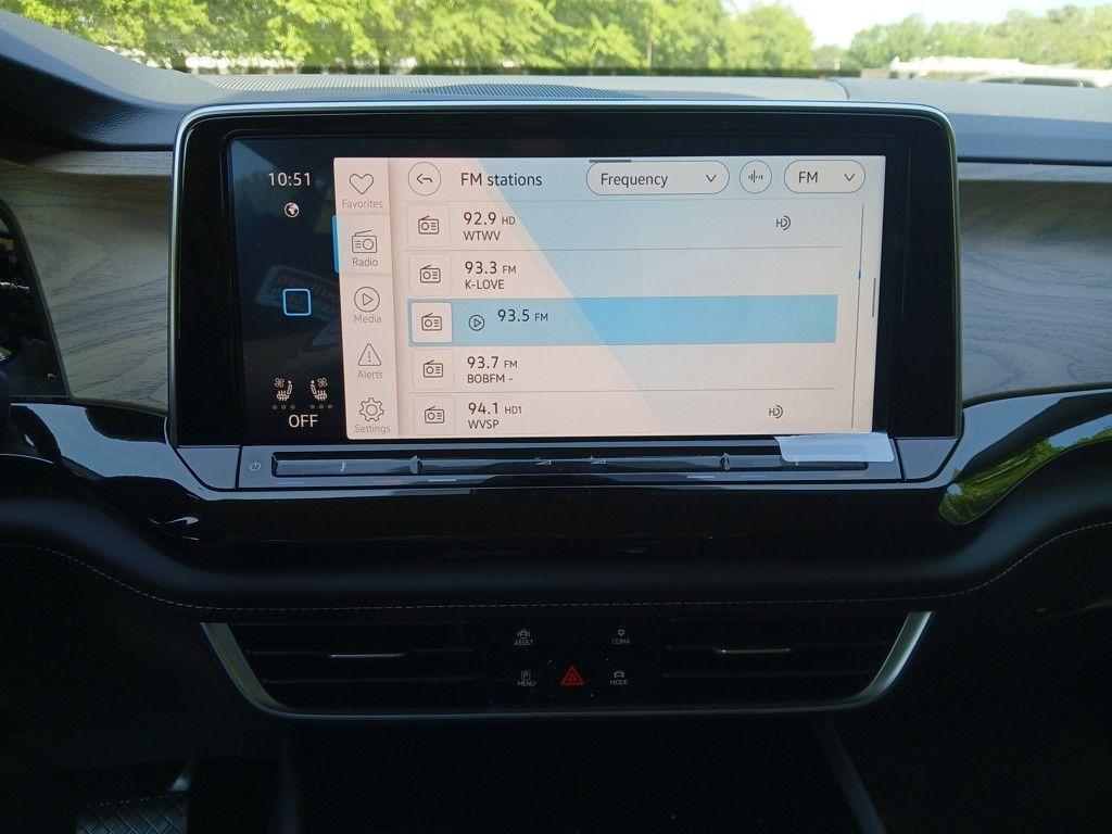 new 2025 Volkswagen Atlas car, priced at $40,348