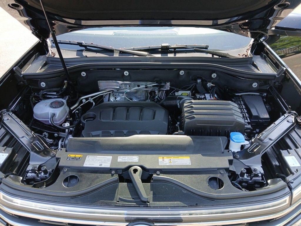 new 2025 Volkswagen Atlas car, priced at $40,348