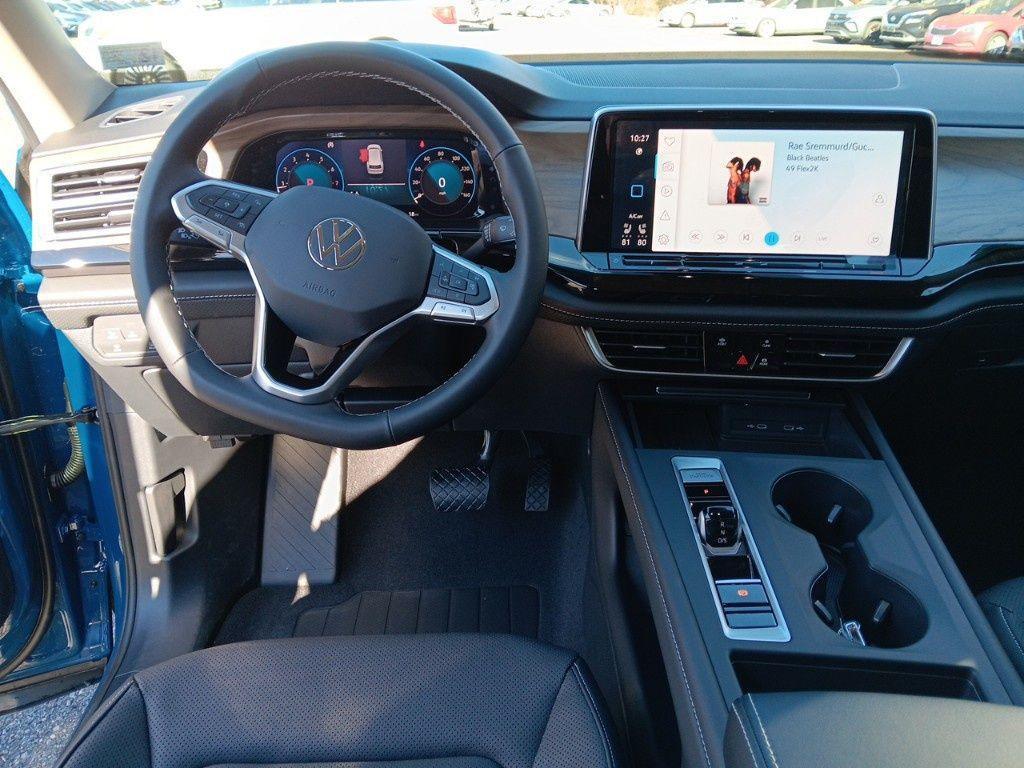 new 2025 Volkswagen Atlas car, priced at $39,664