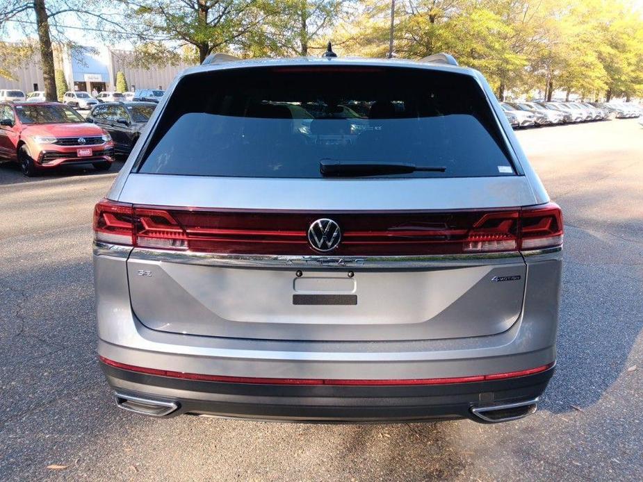 new 2025 Volkswagen Atlas car, priced at $40,052