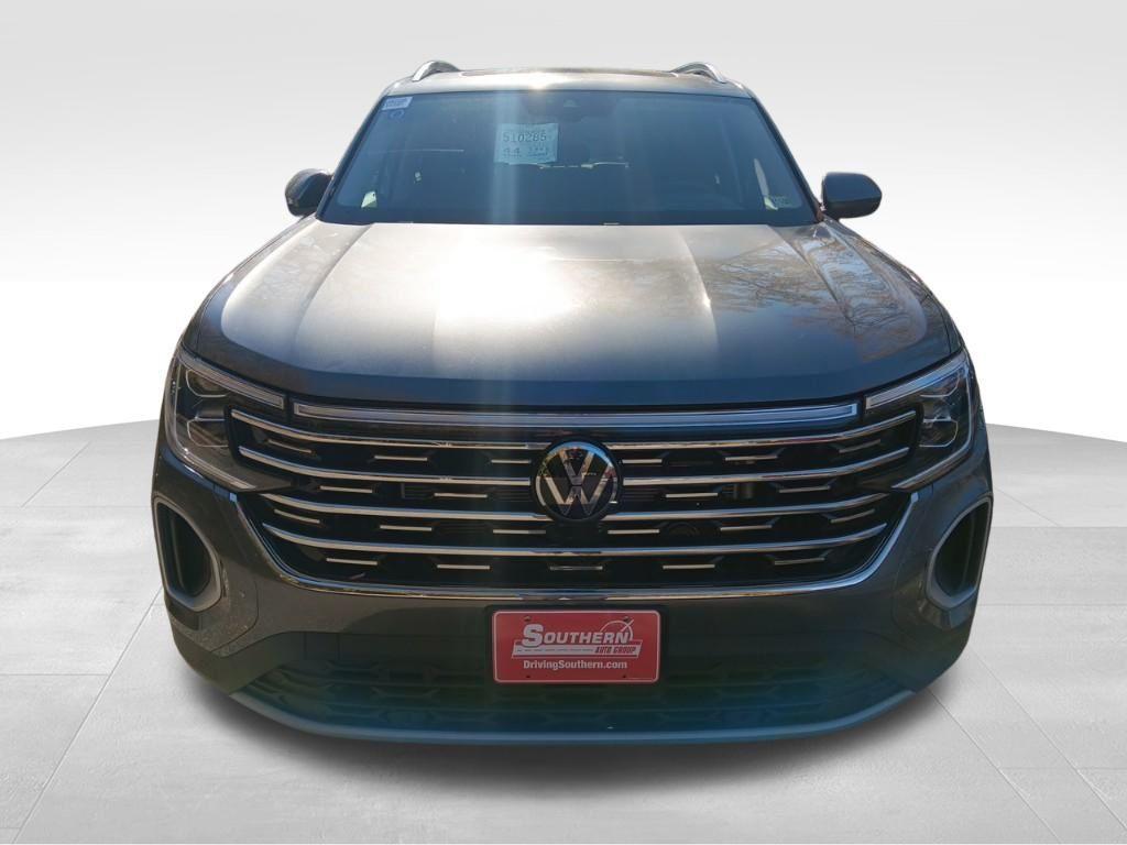 new 2025 Volkswagen Atlas car, priced at $48,200