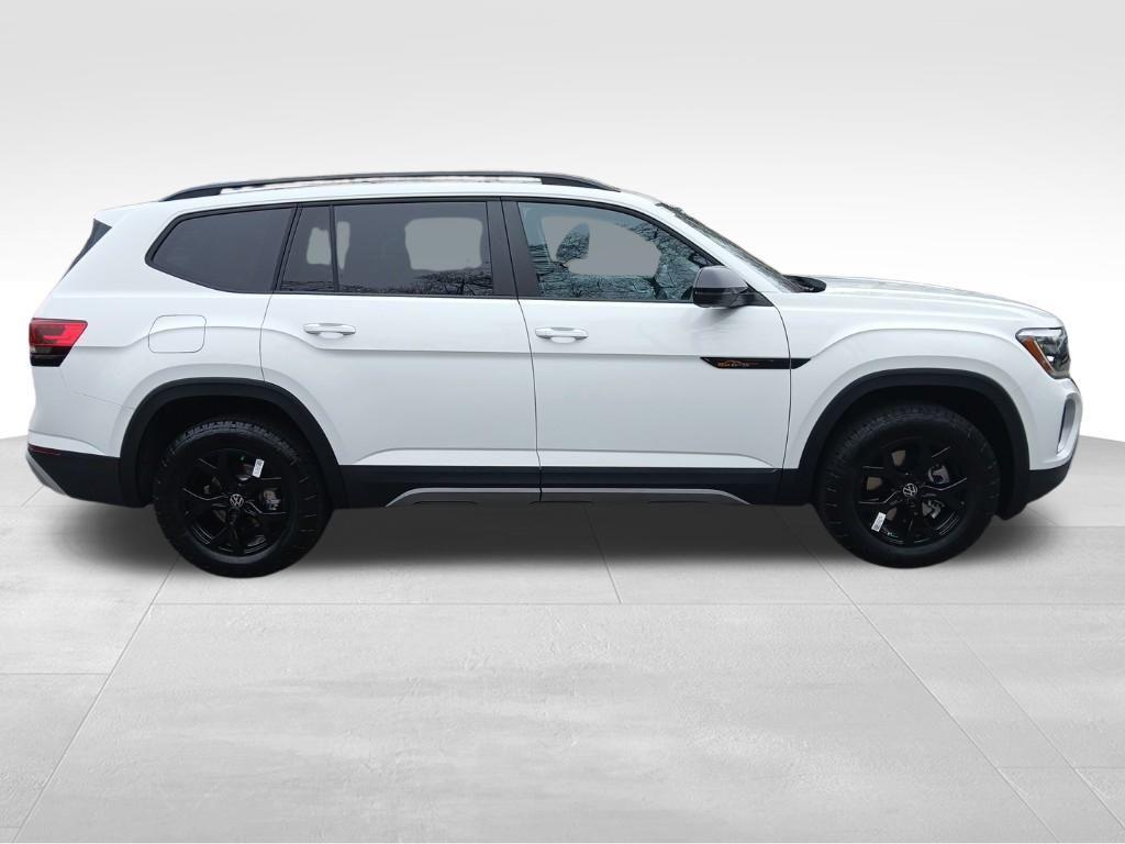 new 2025 Volkswagen Atlas car, priced at $42,534