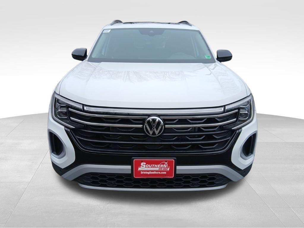 new 2025 Volkswagen Atlas car, priced at $42,534