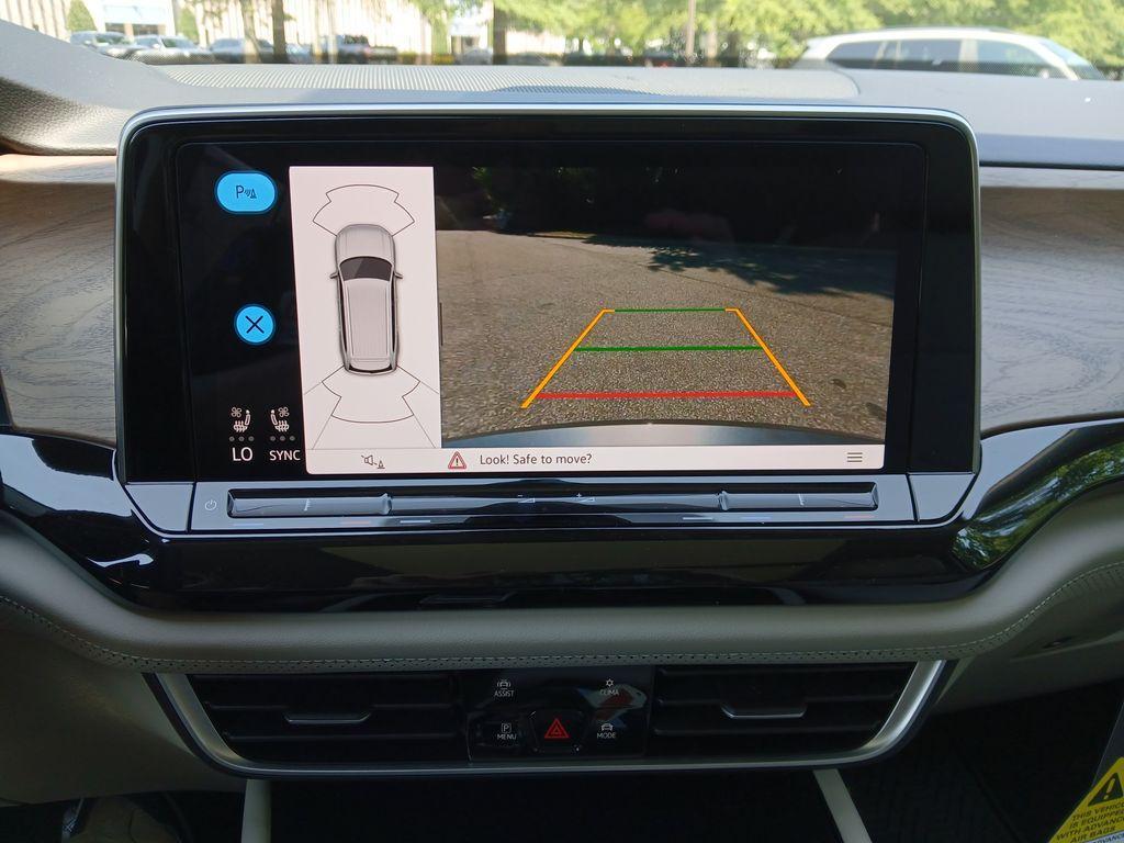 new 2025 Volkswagen Atlas car, priced at $40,061