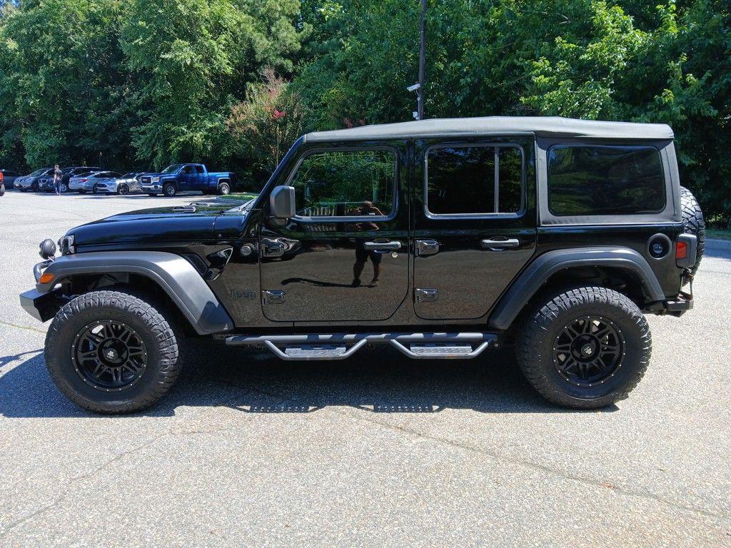 used 2022 Jeep Wrangler Unlimited car, priced at $32,000
