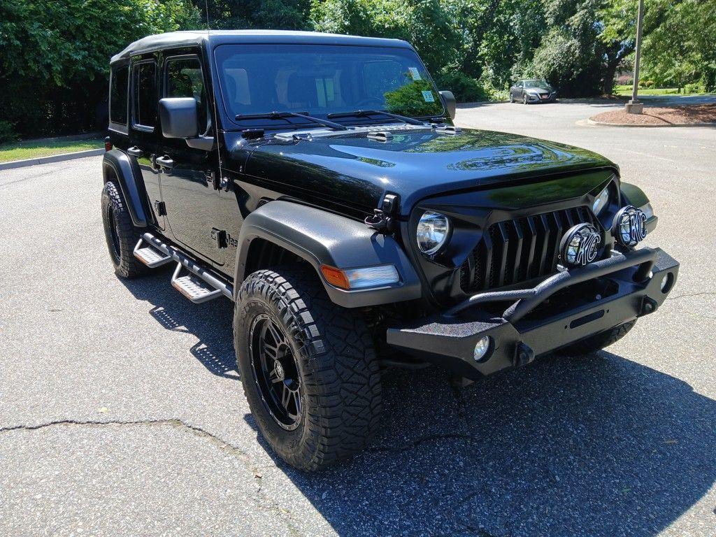 used 2022 Jeep Wrangler Unlimited car, priced at $32,000