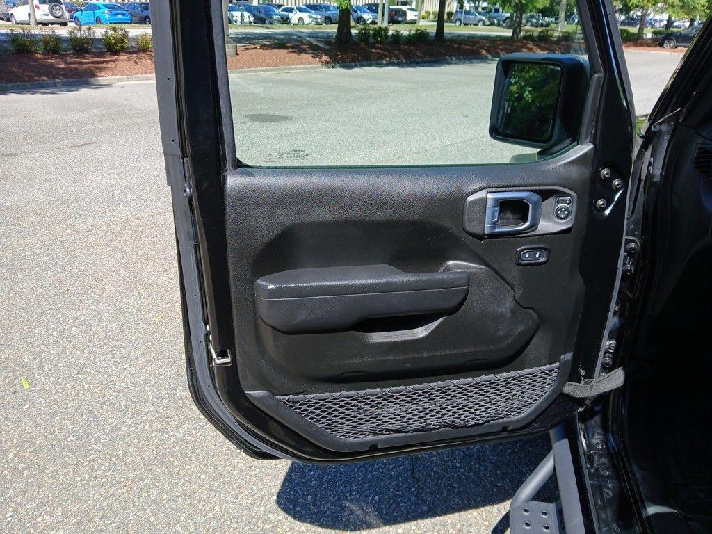 used 2022 Jeep Wrangler Unlimited car, priced at $32,000