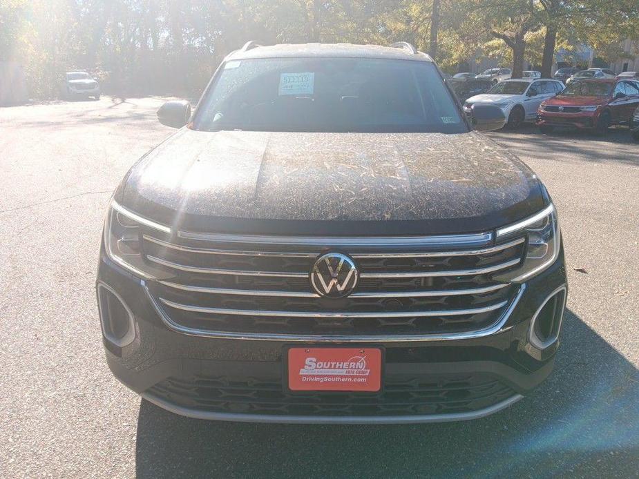 new 2025 Volkswagen Atlas car, priced at $37,990