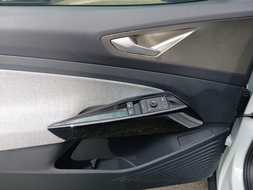 new 2025 Volkswagen ID.4 car, priced at $40,996