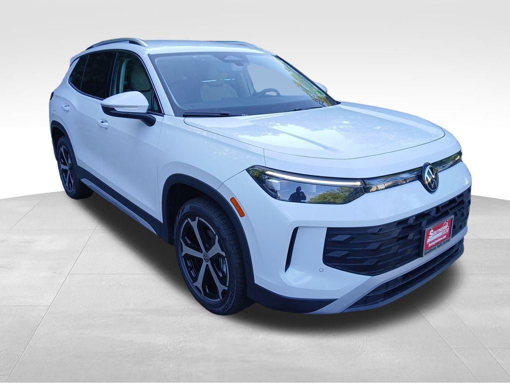 new 2025 Volkswagen Tiguan car, priced at $31,334