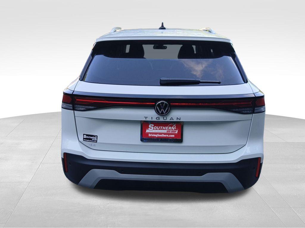 new 2025 Volkswagen Tiguan car, priced at $31,334