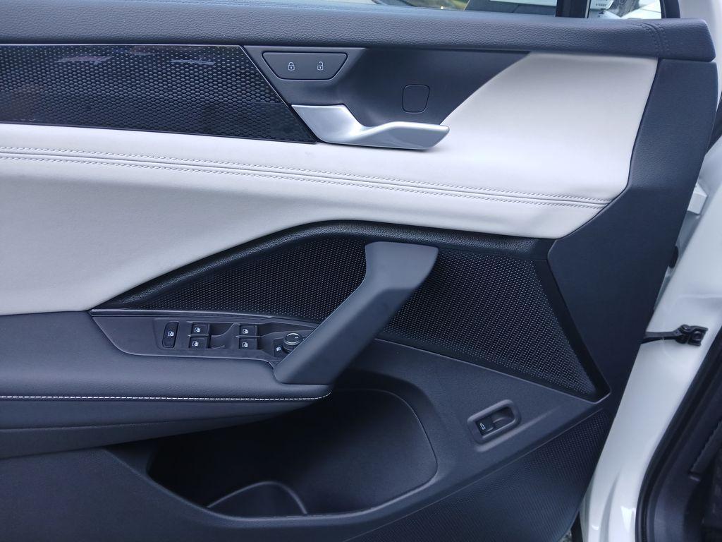 new 2025 Volkswagen Tiguan car, priced at $31,334