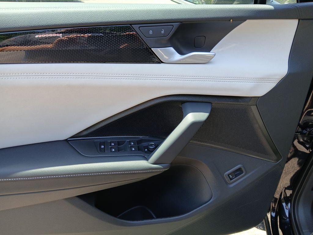 new 2025 Volkswagen Tiguan car, priced at $31,334