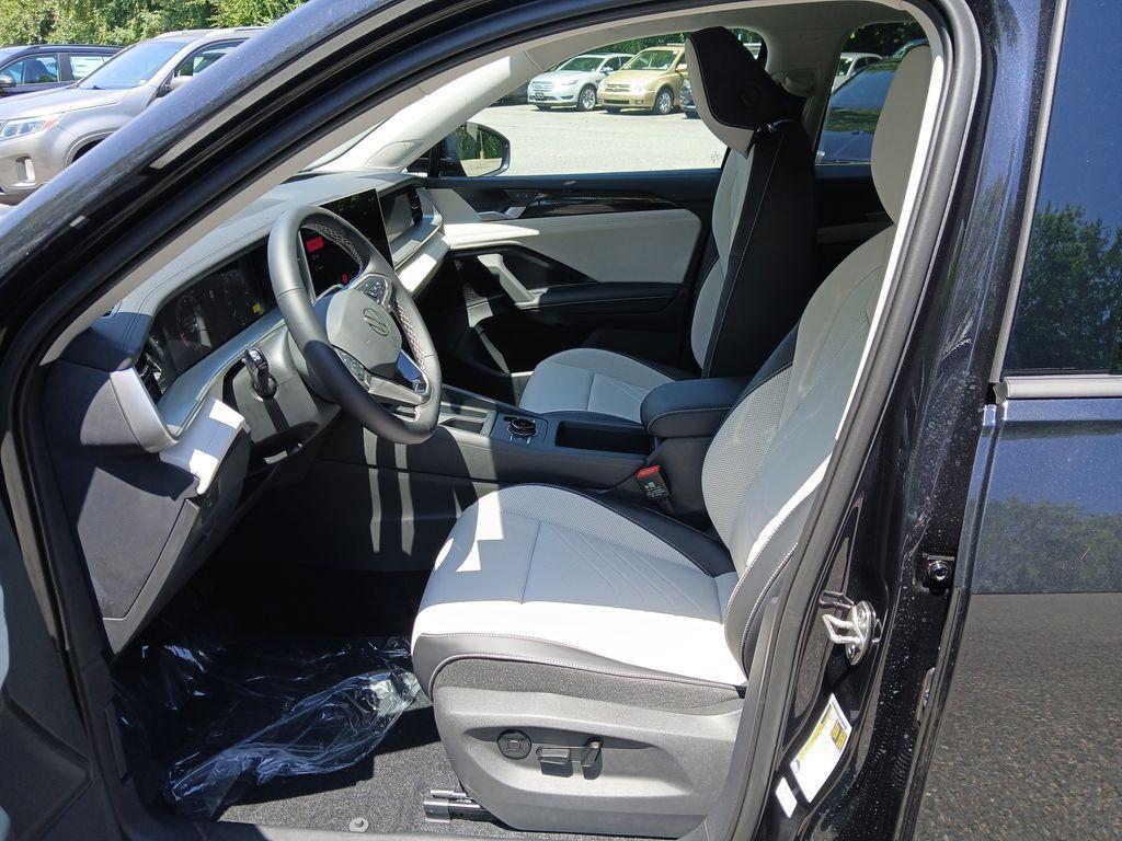 new 2025 Volkswagen Tiguan car, priced at $33,634
