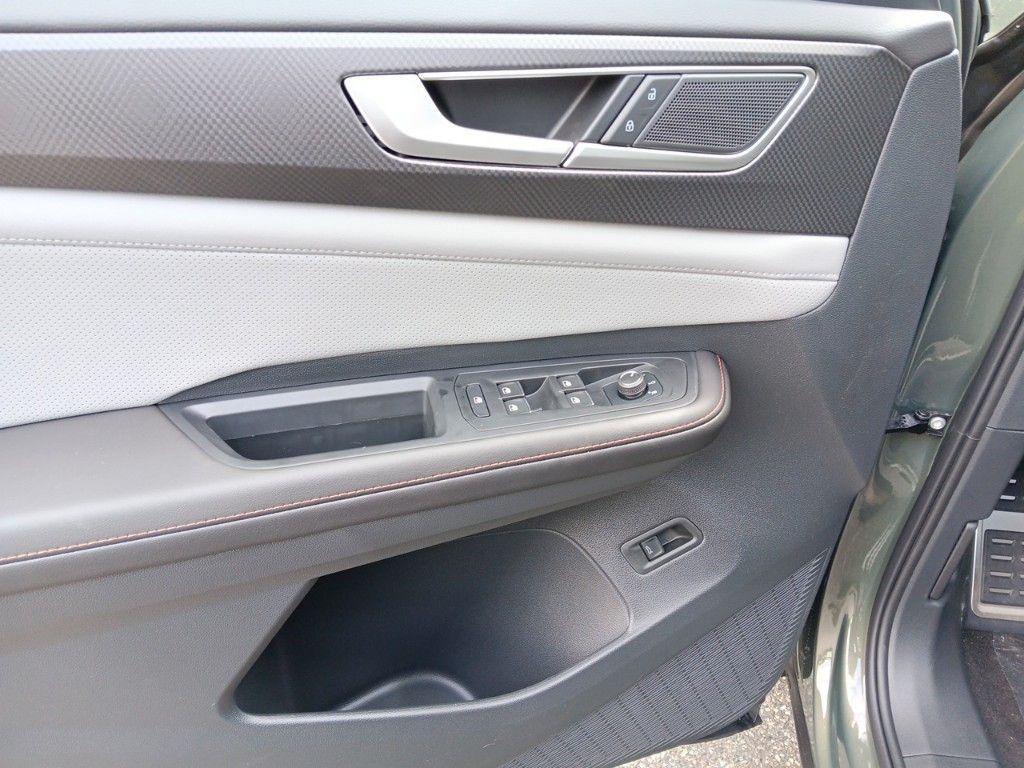 used 2025 Volkswagen Atlas car, priced at $43,995