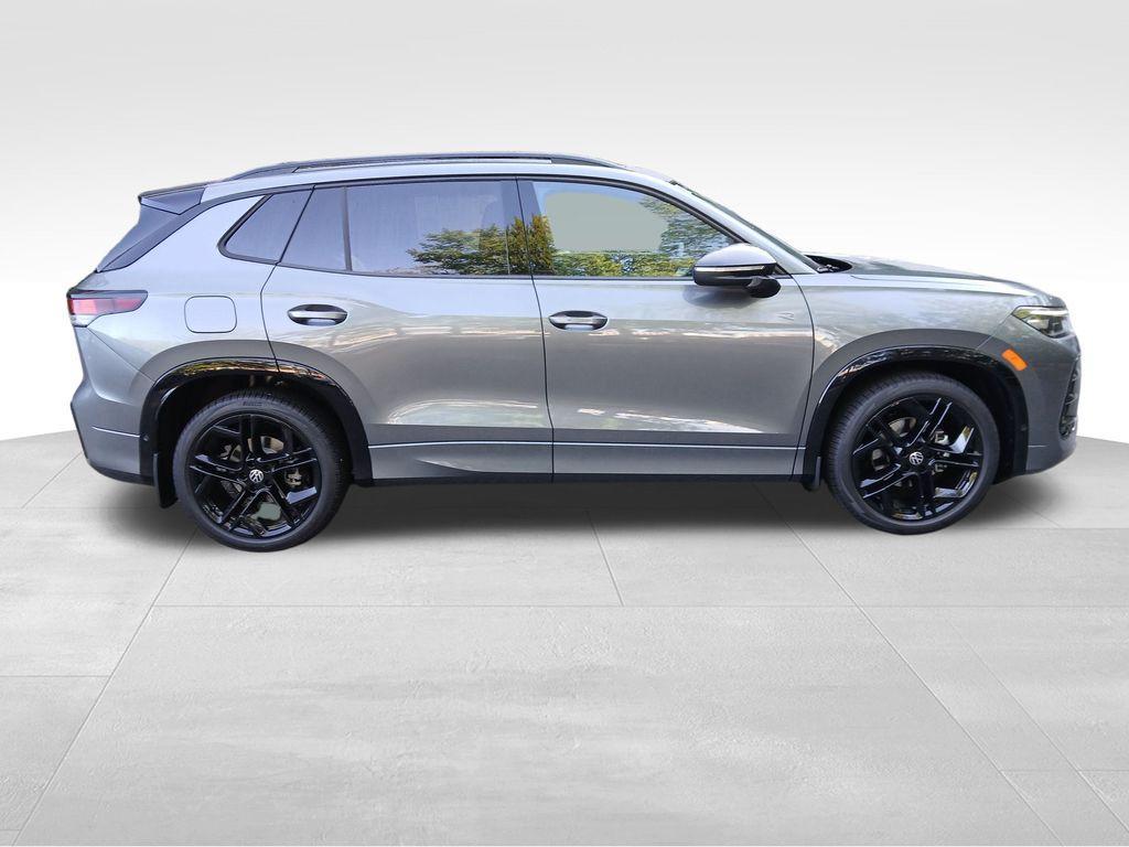 new 2025 Volkswagen Tiguan car, priced at $36,126